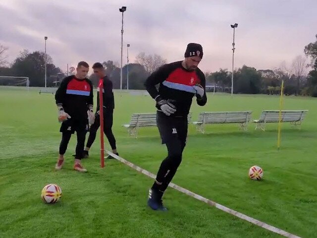 El entrenamiento del portero de fútbol base. Las caídas laterales en benjamines